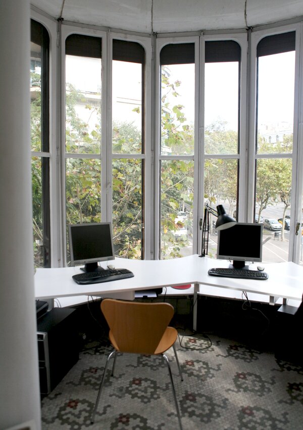 Deask near window