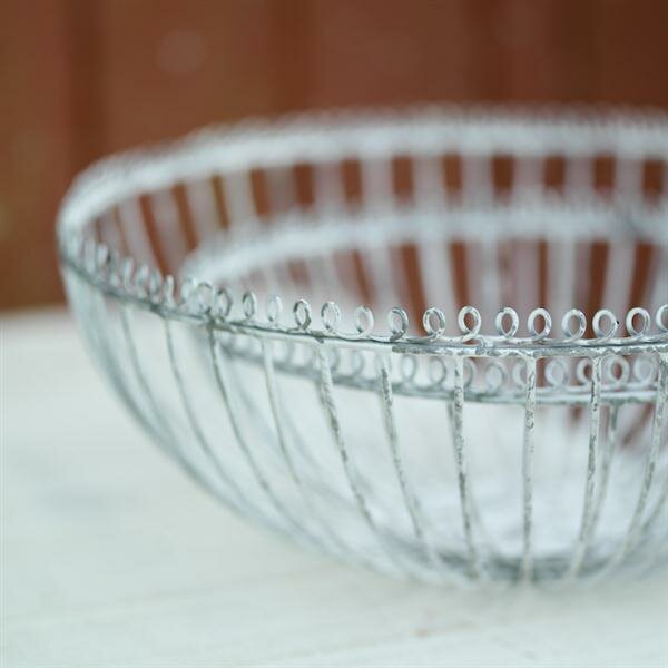 Wire fruit bowl
